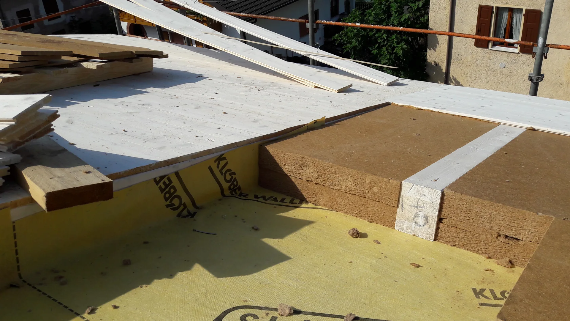Cantiere in Trentino-Alto Adige: lavorazioni della copertura in legno