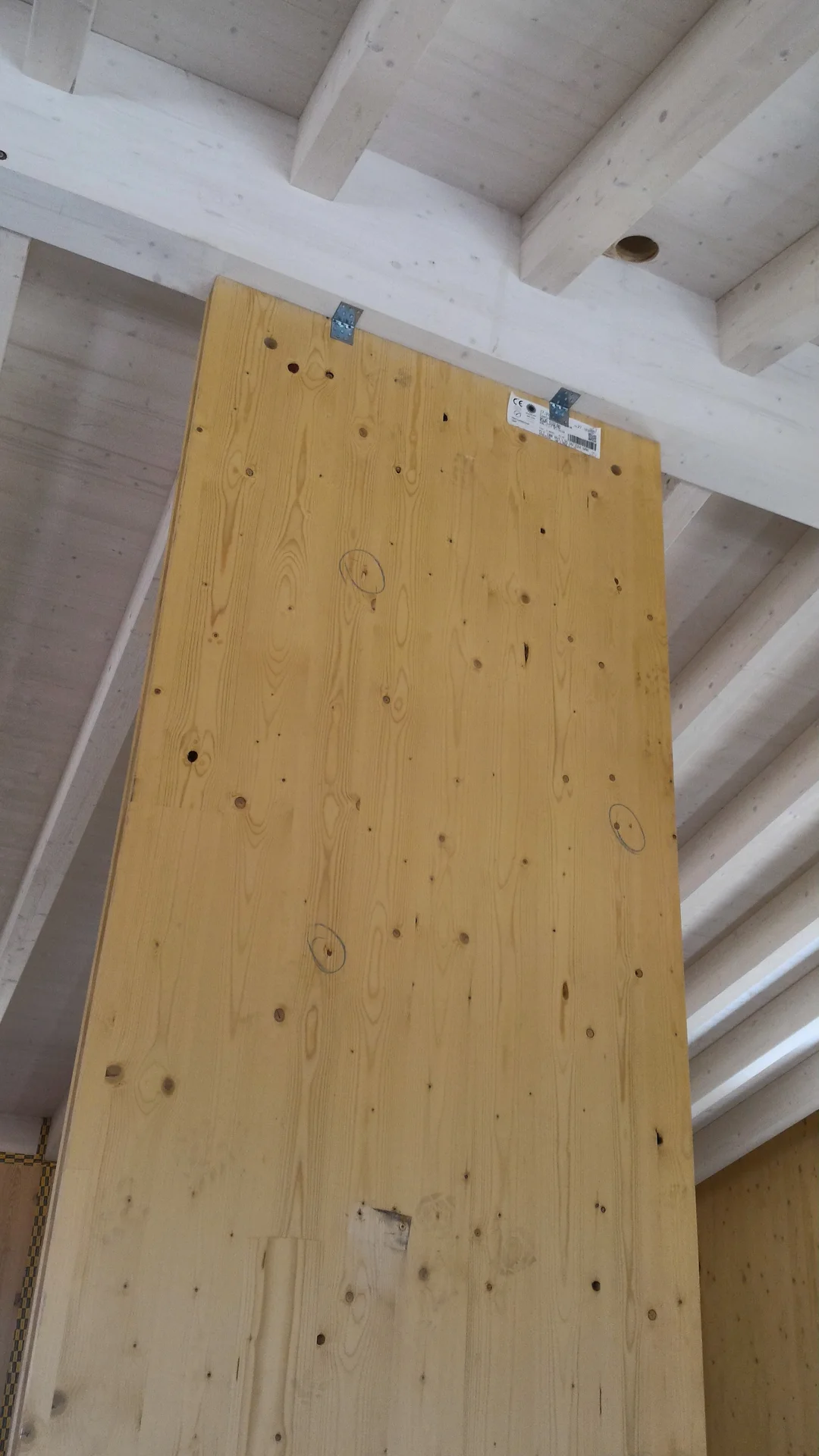 Cantiere in Trentino-Alto Adige: struttura in legno e nastrature dei giunti